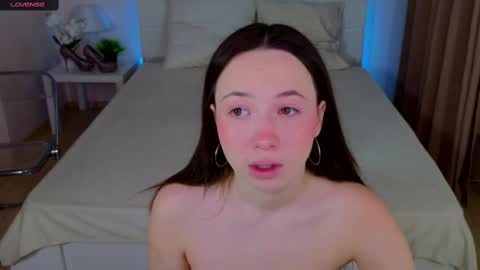 Hayle online show from March 3, 2025, 2:15 am