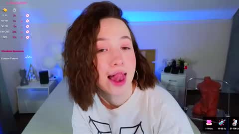 Hayle online show from March 8, 2025, 5:17 am