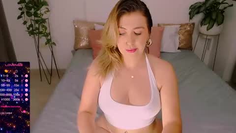 FERNANDA online show from December 10, 2024, 11:19 pm