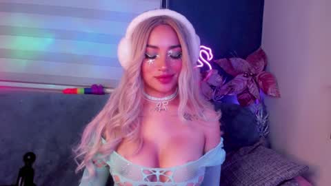 Snapshot of hazeeell chatting on January 13, 2025, 12:30 am Marie online show from January 13, 2025, 12:30 am