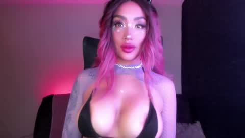 Snapshot of hazeeell chatting on October 16, 2025, 3:35 pm Marie online show from October 16, 2025, 3:35 pm