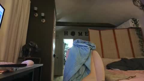 Hazel online show from February 9, 2026, 8:40 am