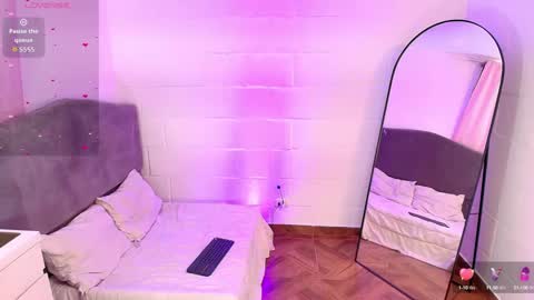 HAZEL LYNN ROSS online show from September 8, 2025, 6:29 pm