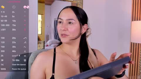  Hazel  online show from December 5, 2024, 7:17 pm