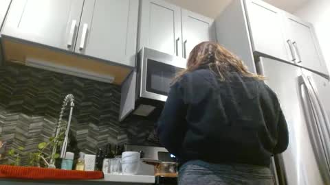 Hazel online show from January 4, 2025, 3:28 pm