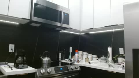 Hazel online show from January 14, 2026, 5:07 pm