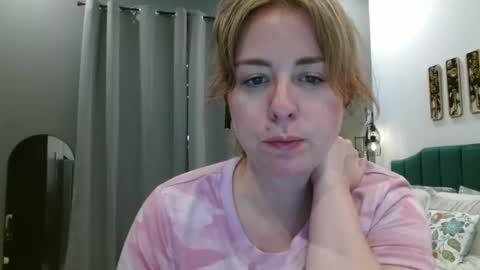 Snapshot of hazel_skye chatting on April 27, 2026, 9:57 pm Hazel online show from April 27, 2026, 9:57 pm