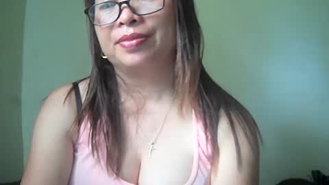 Snapshot of hazeldhane chatting on March 7, 2025, 6:57 am hazeldhane online show from March 7, 2025, 6:57 am