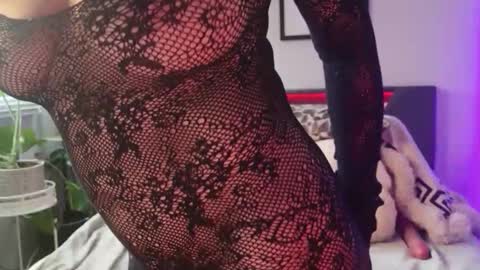 Hazeleo online show from December 22, 2025, 8:39 pm