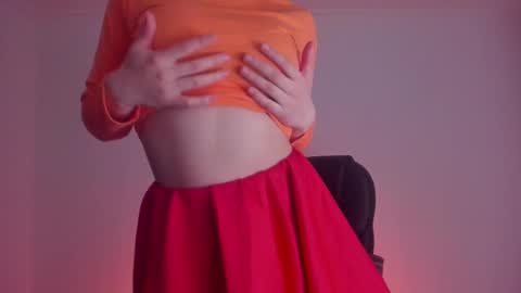 HazelKush online show from November 12, 2025, 2:56 am