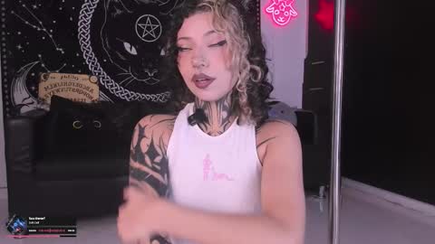 Hazell Witch online show from October 17, 2025, 9:06 pm