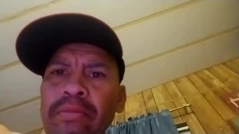 Snapshot of headshop_ chatting on January 25, 2025, 8:21 am Cloudznpointzsex online show from January 25, 2025, 8:21 am