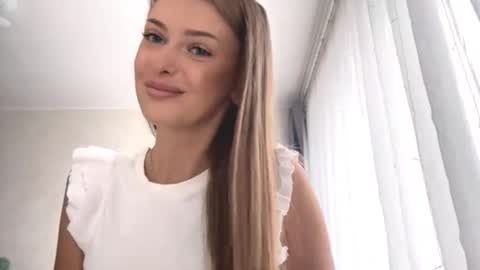 Mona online show from September 26, 2025, 8:51 am