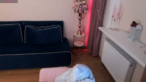Snapshot of heaven_chloe chatting on April 18, 2026, 6:34 pm Heaven girl online show from April 18, 2026, 6:34 pm