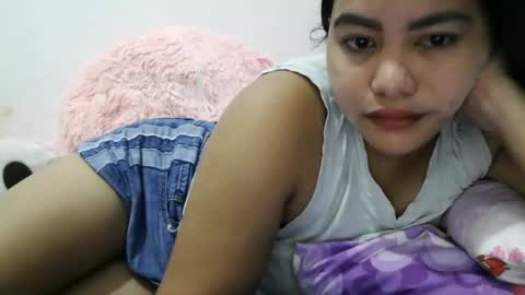 heavenlyeyes69 online show from February 4, 2025, 7:44 pm