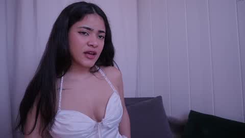 Snapshot of hecate333 chatting on December 19, 2024, 3:52 pm hecate333 online show from December 19, 2024, 3:52 pm