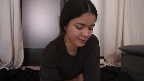 Snapshot of hecate333 chatting on February 13, 2025, 10:02 am hecate333 online show from February 13, 2025, 10:02 am