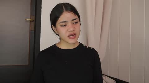 Snapshot of hecate333 chatting on February 20, 2025, 9:55 am hecate333 online show from February 20, 2025, 9:55 am