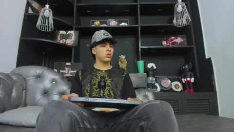 Snapshot of heellboy_ chatting on October 15, 2025, 7:25 pm heellboy_ online show from October 15, 2025, 7:25 pm