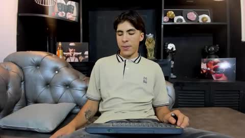 Snapshot of heellboy_ chatting on October 30, 2025, 9:04 pm heellboy_ online show from October 30, 2025, 9:04 pm