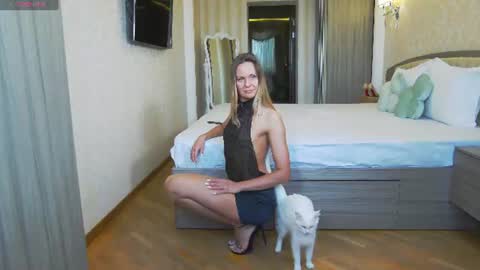 Snapshot of hefner_girl chatting on July 5, 2026, 4:19 am Helen online show from July 5, 2026, 4:19 am