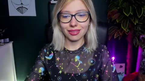 Snapshot of heidi_pleasure chatting on January 6, 2025, 11:18 am Heidi online show from January 6, 2025, 11:18 am