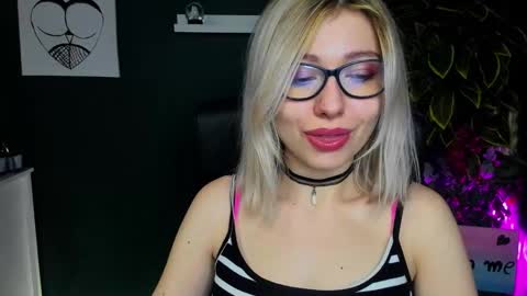 Snapshot of heidi_pleasure chatting on January 13, 2025, 7:32 am Heidi online show from January 13, 2025, 7:32 am