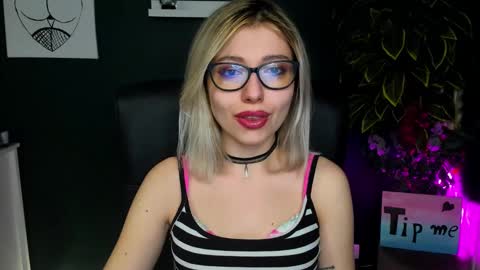 Snapshot of heidi_pleasure chatting on January 13, 2025, 10:58 am Heidi online show from January 13, 2025, 10:58 am