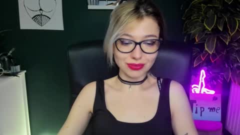 Snapshot of heidi_pleasure chatting on January 22, 2025, 8:29 am Heidi online show from January 22, 2025, 8:29 am