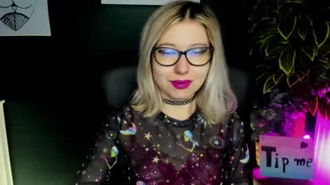 Snapshot of heidi_pleasure chatting on February 17, 2025, 6:31 am Heidi online show from February 17, 2025, 6:31 am