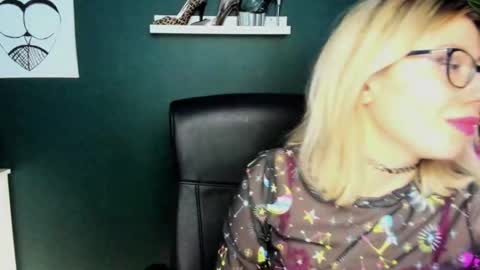Snapshot of heidi_pleasure chatting on February 17, 2025, 1:21 pm Heidi online show from February 17, 2025, 1:21 pm
