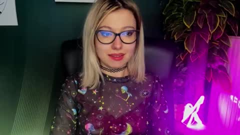 Snapshot of heidi_pleasure chatting on February 21, 2025, 11:01 am Heidi online show from February 21, 2025, 11:01 am