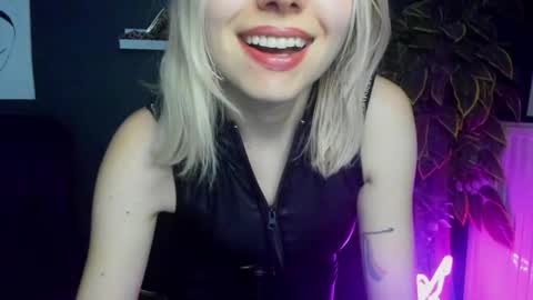 Snapshot of heidi_pleasure chatting on February 24, 2025, 8:49 am Heidi online show from February 24, 2025, 8:49 am