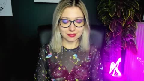 Snapshot of heidi_pleasure chatting on March 7, 2025, 7:52 am Heidi online show from March 7, 2025, 7:52 am