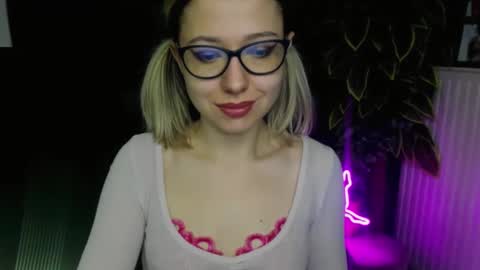 Snapshot of heidi_pleasure chatting on March 12, 2025, 5:46 am Heidi online show from March 12, 2025, 5:46 am