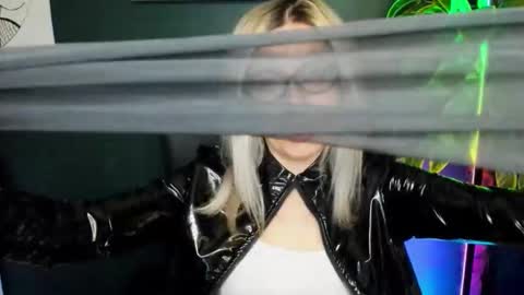Snapshot of heidi_pleasure chatting on September 18, 2025, 4:14 am Heidi online show from September 18, 2025, 4:14 am