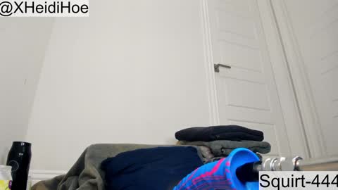 Manyvids    online show from November 17, 2025, 3:45 am