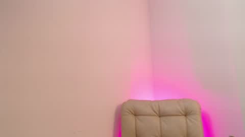 Snapshot of heidipalmer chatting on June 13, 2026, 2:42 am Heidi Palmer online show from June 13, 2026, 2:42 am