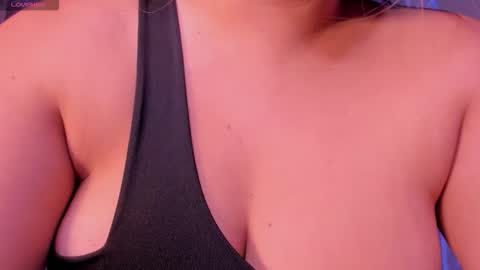 Heidy online show from October 28, 2025, 3:32 am