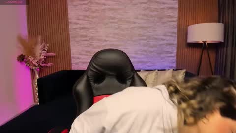 Heidy online show from November 4, 2025, 3:16 am