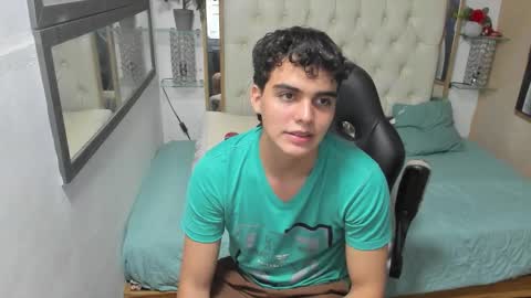 heiker_ online show from September 24, 2025, 2:48 am