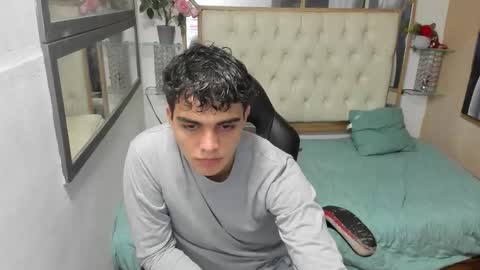 heiker_ online show from September 27, 2025, 2:49 am