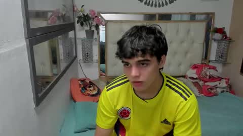 heiker_ online show from October 27, 2025, 3:43 am