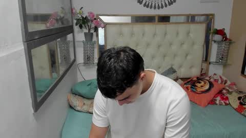 heiker_ online show from November 5, 2025, 2:22 am