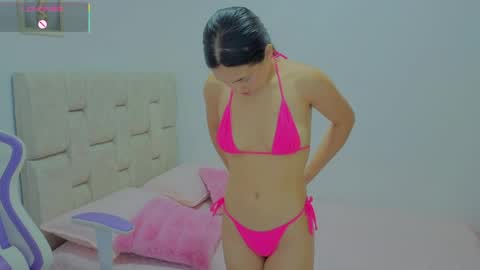 Snapshot of heilyevans chatting on May 7, 2026, 1:05 pm Heily online show from May 7, 2026, 1:05 pm