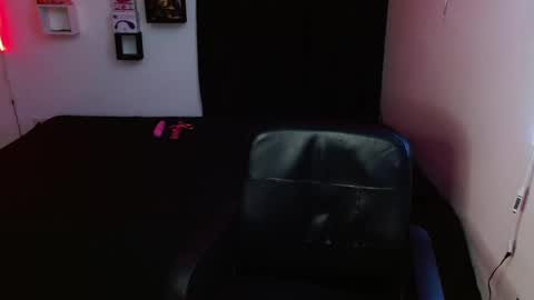 Snapshot of heizer_ chatting on December 22, 2024, 11:52 pm ETHEREAL HEIZER online show from December 22, 2024, 11:52 pm