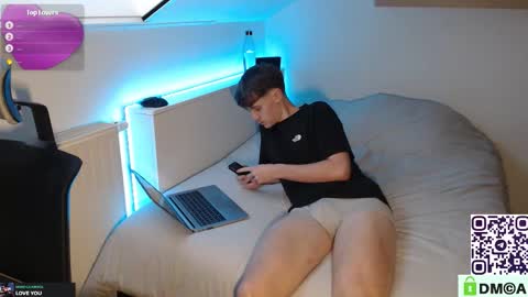 Snapshot of hel0n chatting on January 14, 2026, 3:50 pm Check link in my bio online show from January 14, 2026, 3:50 pm