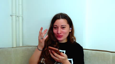 helen_adams_ online show from December 3, 2024, 5:31 am