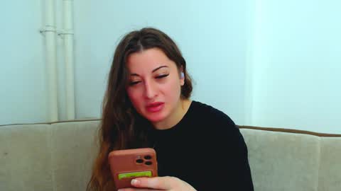 helen_adams_ online show from December 18, 2024, 6:53 am