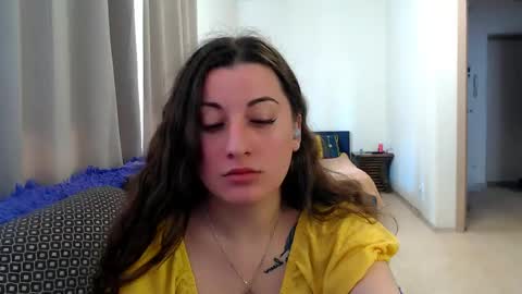 helen_adams_ online show from May 20, 2026, 6:19 am